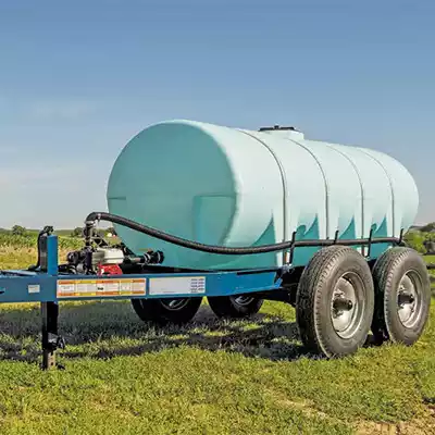 1610 Gallon nurse trailer with a blue tank